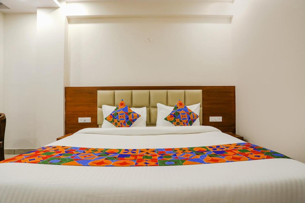 Fabhotel Aman Sara Lucknow Exteriör bild