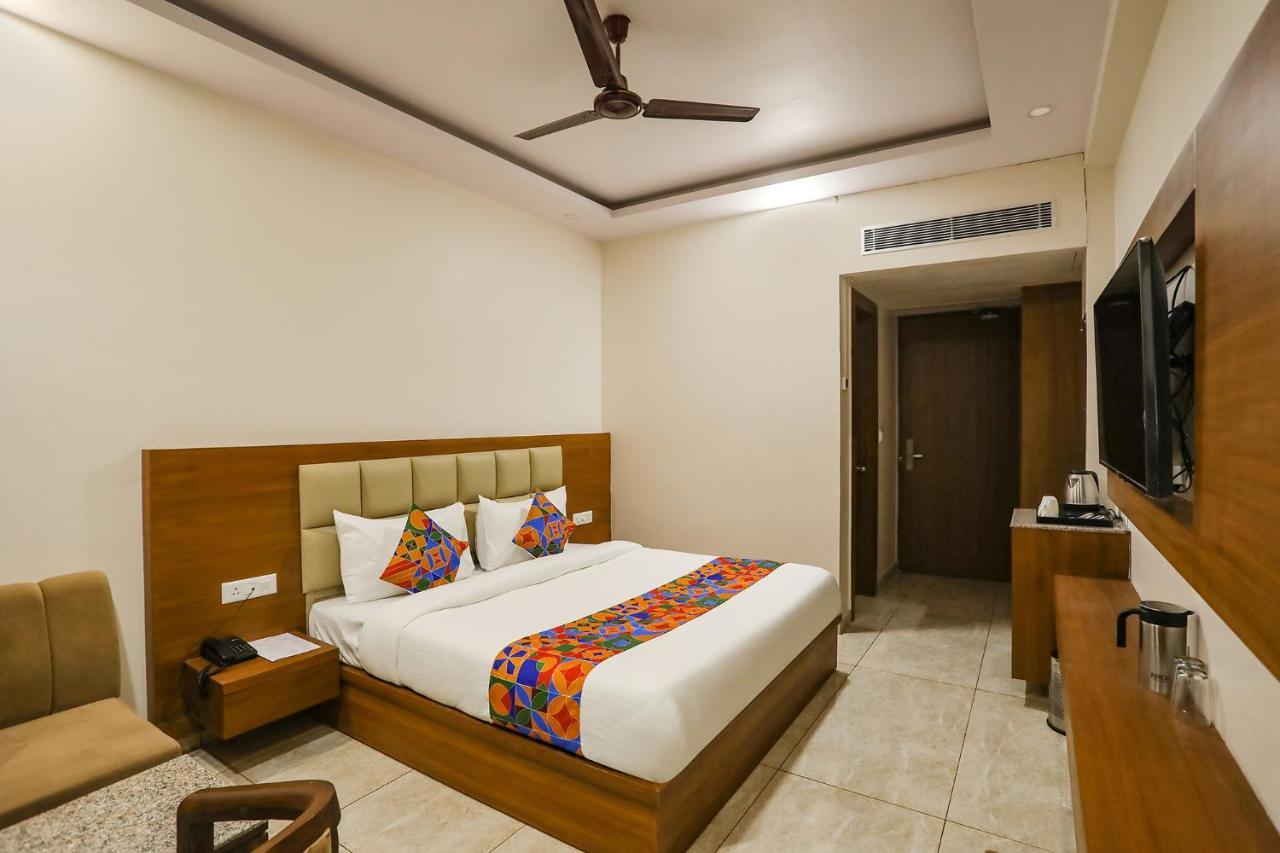 Fabhotel Aman Sara Lucknow Exteriör bild