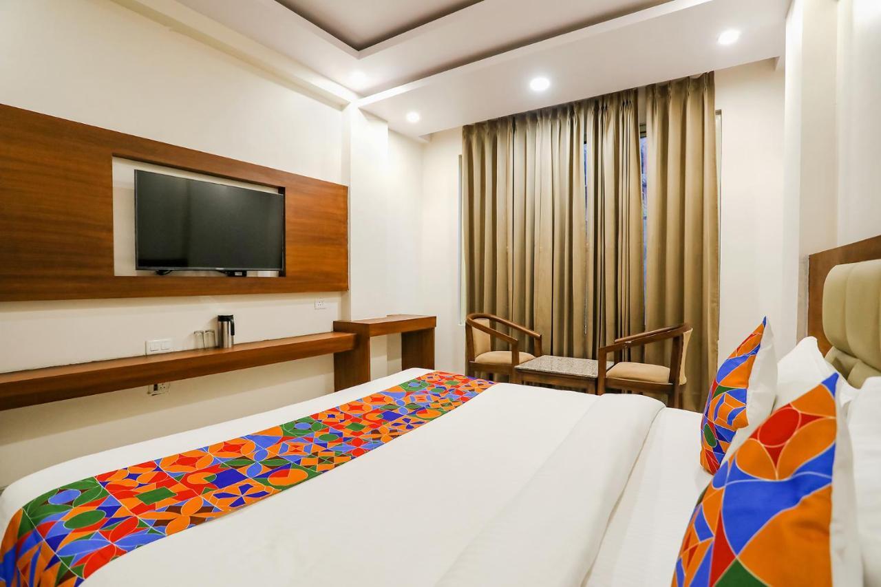 Fabhotel Aman Sara Lucknow Exteriör bild