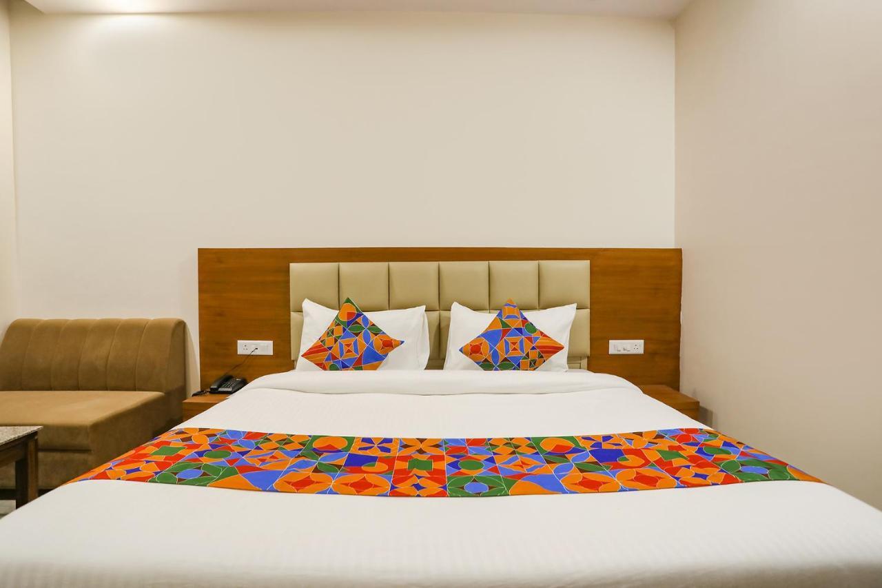 Fabhotel Aman Sara Lucknow Exteriör bild