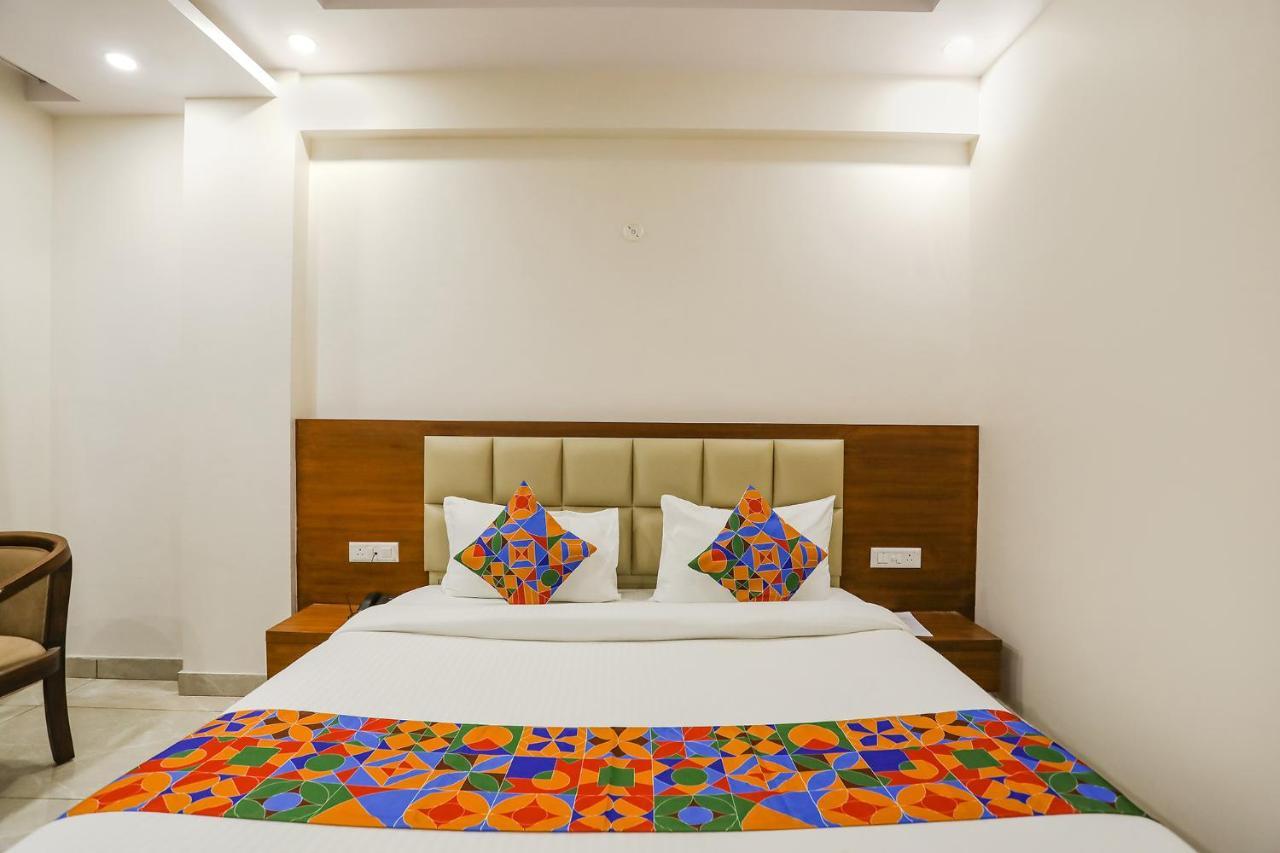 Fabhotel Aman Sara Lucknow Exteriör bild